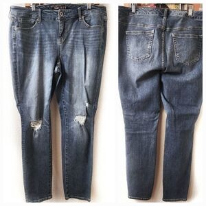 Torrid Distressed Skinny Knee👖